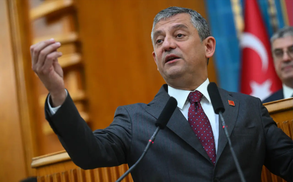 Özgür Özel – Bülent Arınç Görüşmesi Sır Olarak Kalacaktır!