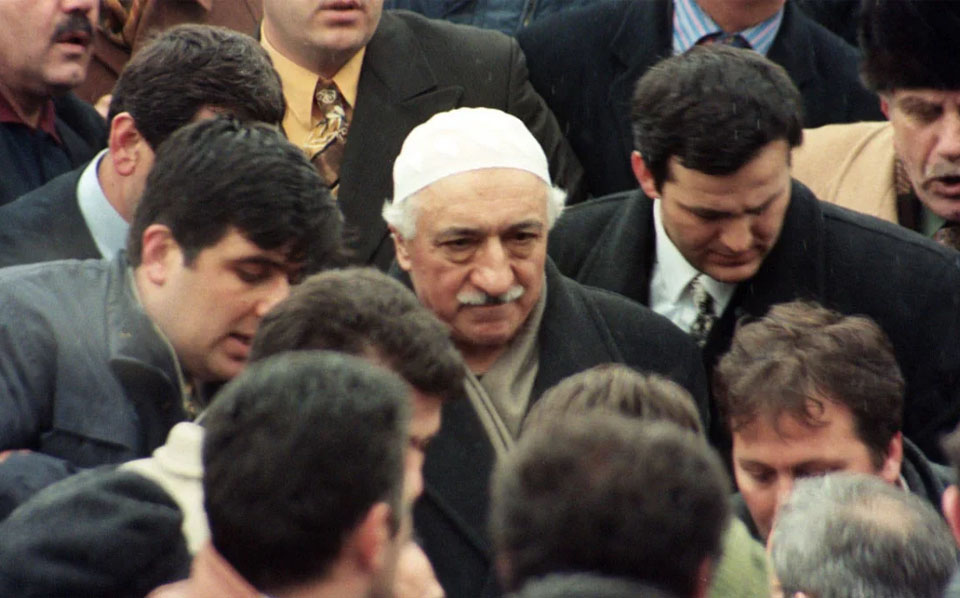 FETÖ’NÜN AVLAMA SANATI VE KRİPTO FETÖ’CÜLER